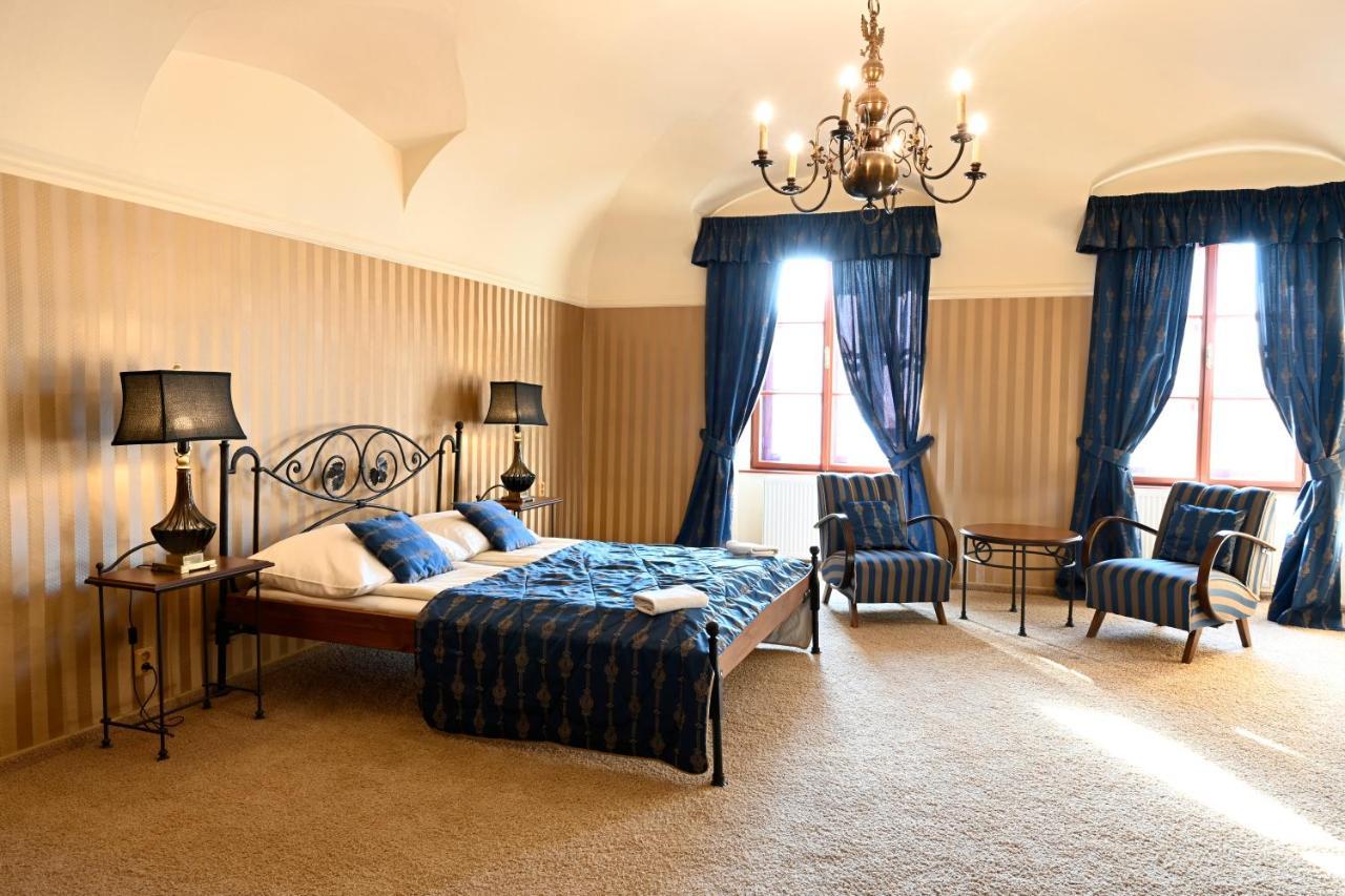 Hotel Boucek Kromeriz Luaran gambar