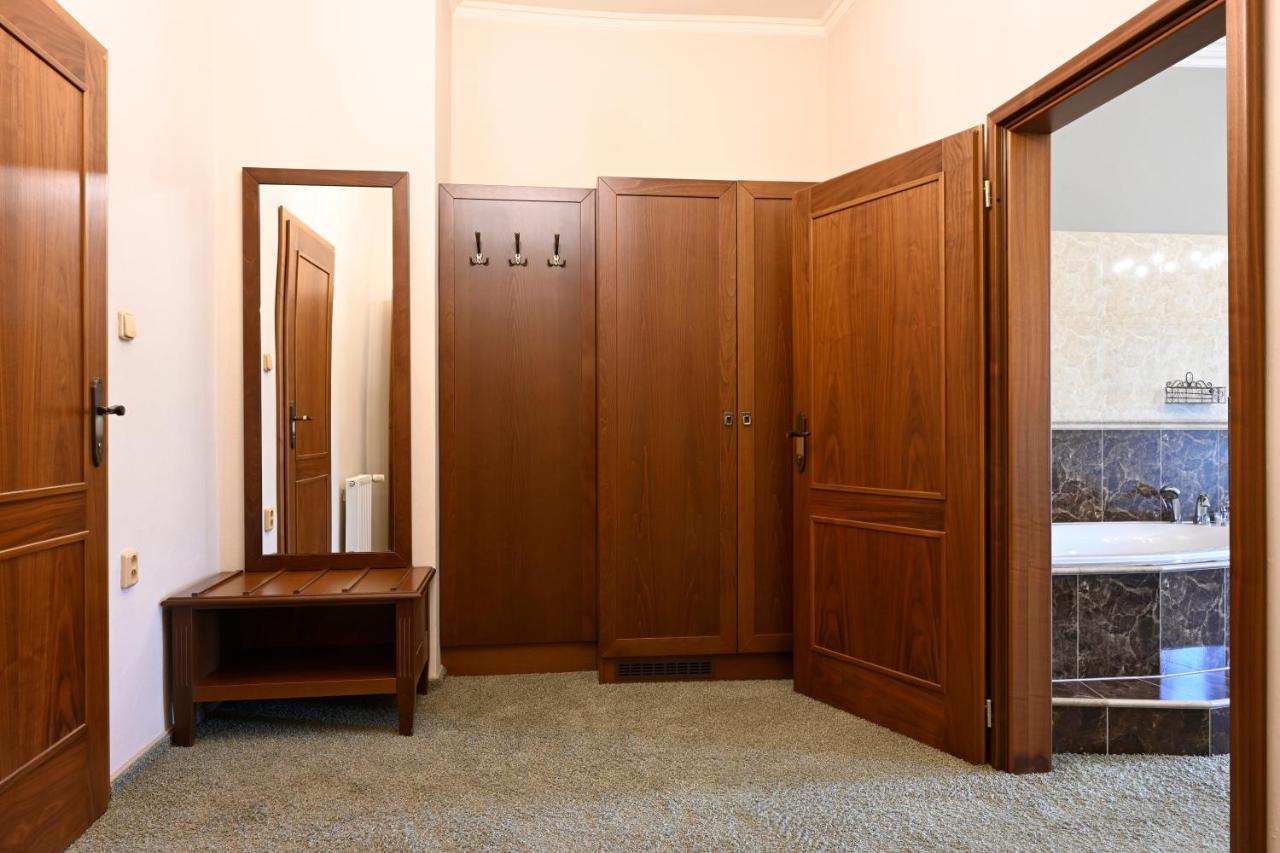 Hotel Boucek Kromeriz Luaran gambar