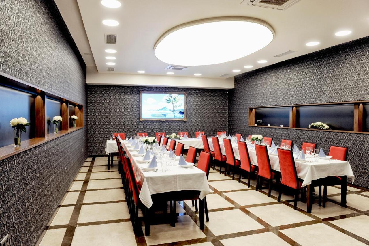 Hotel Boucek Kromeriz Luaran gambar