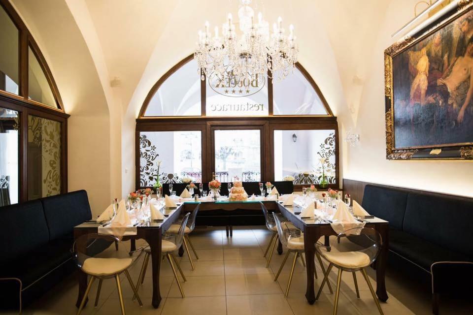 Hotel Boucek Kromeriz Luaran gambar